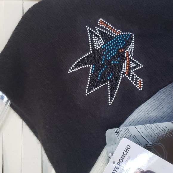 Sharks dip dye poncho nwt one size - Picture 3 of 5